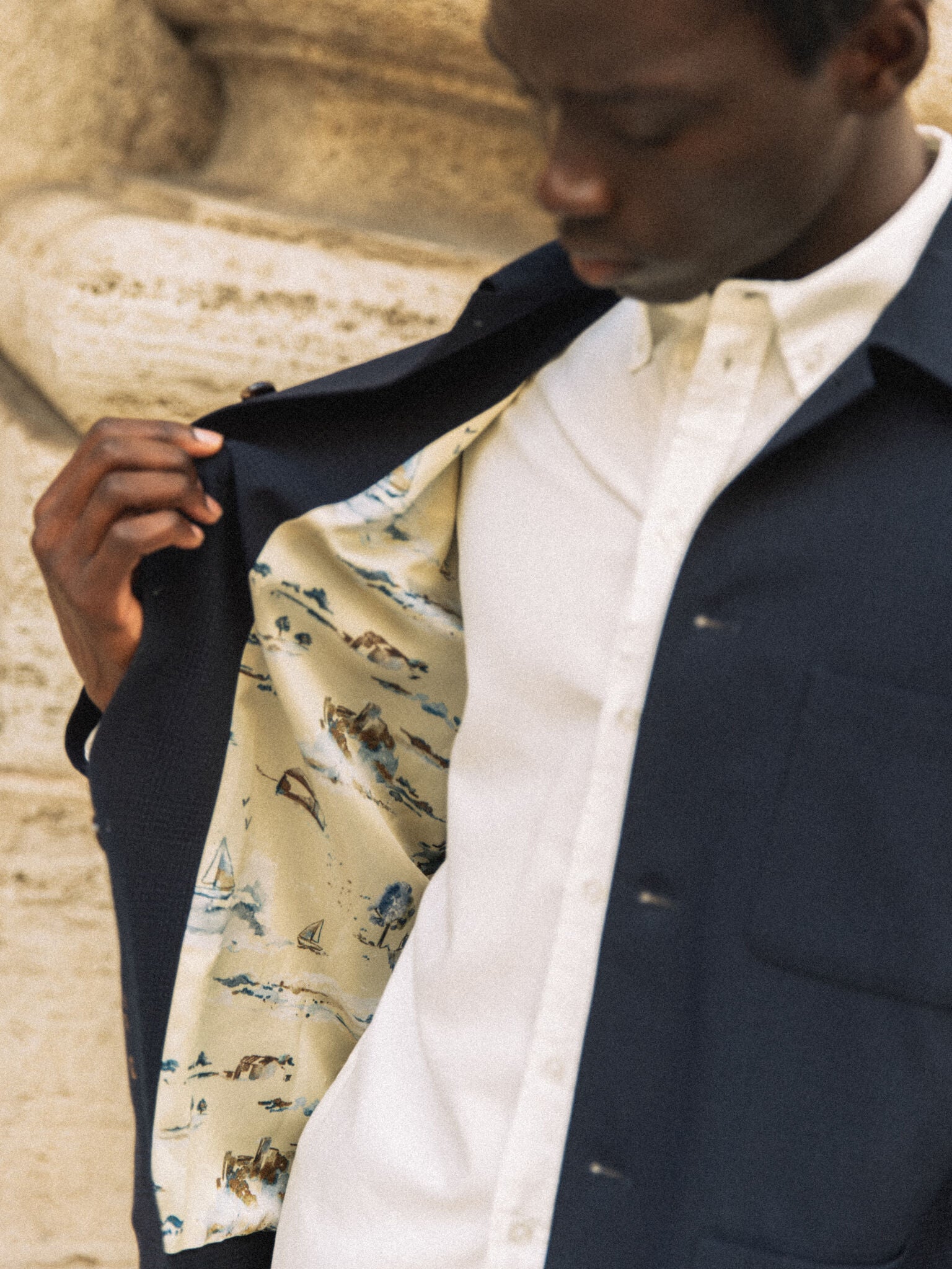 Modelshot / Navy / Detail